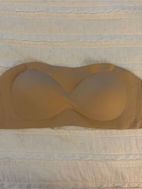 Seamless Strapless Bandeau Bra in Nude